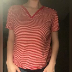 Medium Basic Editions Red and White Striped V-Neck Tee